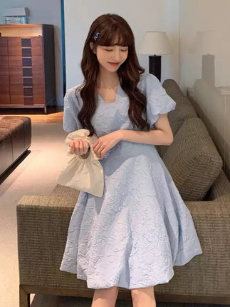 半袖 ワンピース ひざ丈 フレア Vネック パフスリーブ ワンピドレス Aライン ハイウエスト ふんわり 体型カバー 春 夏大人 かわいい きれいめ シンプル 上品 清楚 おしゃれ レトロ キュート 清潔感 ガーリー フェミニン お出かけ デート お呼ばれ お食事会 普段使 ブルー 黒の通販は 5,112円