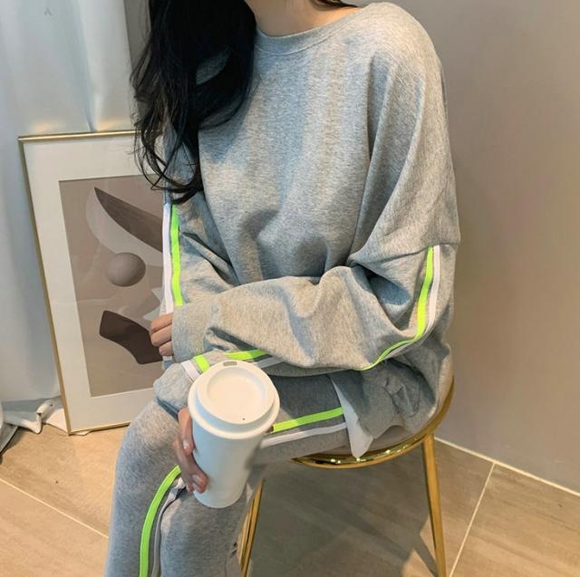 スウェット レディース セットアップ 長袖 レギンス ラウンドネック サイドライン 上下 2点セット 春 秋 ツーピース シンプル ゆったり 動きやすい 大人 カジュアル おしゃれ かっこいい ラフ メンズライク ボーイッシュ おうち時間 ジム 休日 お泊り ダンス ワンサイズ 3色