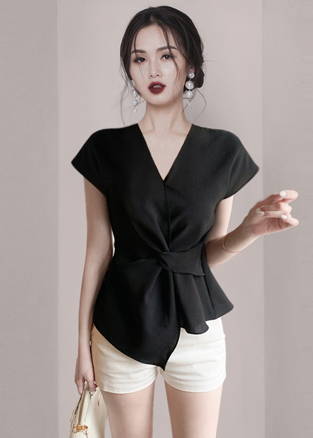半袖 ブラウス トップス Vネック アシンメトリー ウエストマーク  春 夏 フレンチスリーブ 大人 女子 かわいい 細見え きれいめ 上品 シンプル カジュアル おしゃれ 着回し ガーリー とろみ感 フェミニン シック 通勤 オフィス 学生 ママ お出かけ デート 休日 黒 S M L XL