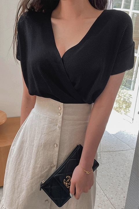 カシュクールニット トップス 半袖 セーター Vネック 薄手 リブ 胸元 セクシー 春 夏 秋 ふわっと 美ライン 大人 女子 かわいい きれいめ シンプル カジュアル おしゃれ フェミニン ラブリー キュート ガーリー 着回し 重ね着 通勤 学生  お出かけ お呼ばれ デート 休日 黒の通販は 5,980円