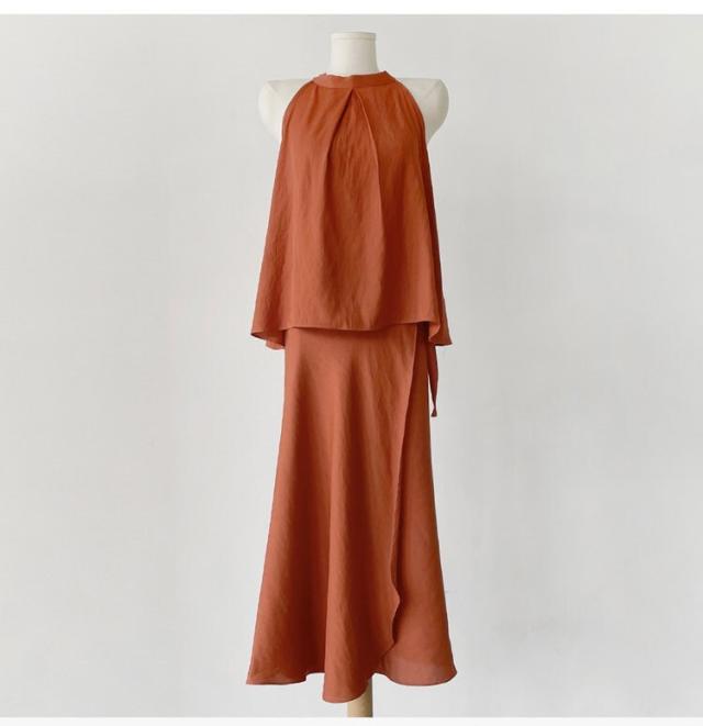 セットアップ レディース ラップスカート 夏 ノースリーブ 薄手 ホルターネック バックコンシャス  リボン  膝下 ミドル丈 ツーピース 上下 二点セット シンプル ナチュラル カジュア エレガント フェミニン 大人 女子 パーティー 二次会 旅行 リゾート お出かけ 3色展開 黒