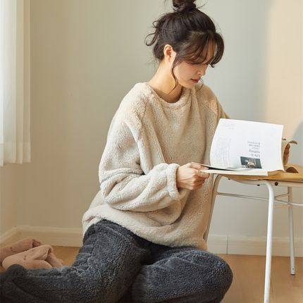 パジャマ もこもこ ルームウェア 長袖 ズボン ロング丈 秋 冬 パジャマ 部屋着 寝巻き ナイトウェア ウエストゴム ラウンドネック ふわふわ 上下 2点セット ツーピース ゆったり 大人 女子 かわいい シンプル カジュアル おしゃれ キュート ラフ おうち時間  休日 お泊り