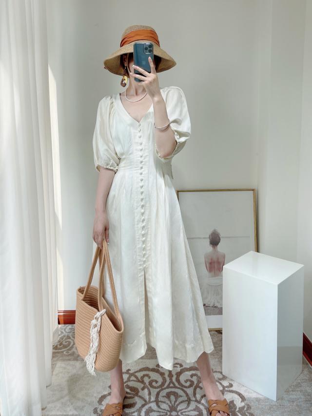 ワンピース レディース カジュアル フレア ロング丈 袖あり 半袖 パフスリーブ Vネック 前開き 羽織 麻 リネン 大人 可愛い きれいめ シンプル 上品 おしゃれ レトロ 女子力 こなれ感 ラブリー キュート ガーリー 個性的 涼しい 清楚 爽やか 春 夏 着回し 休日 お出かけ