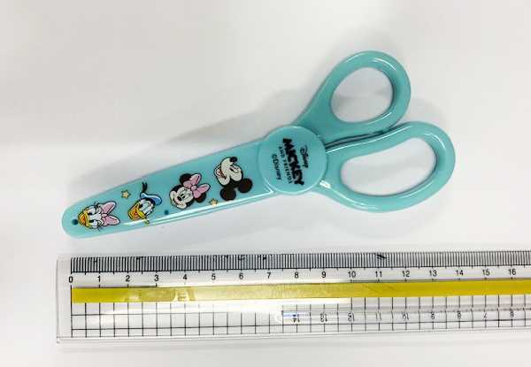 ディズニー　キャラクター ハサミセット ミッキーと仲間たちクラフトハサミ ミッキー カバー付はさみ フレンド柄 (100円ショップ 100円均一 100