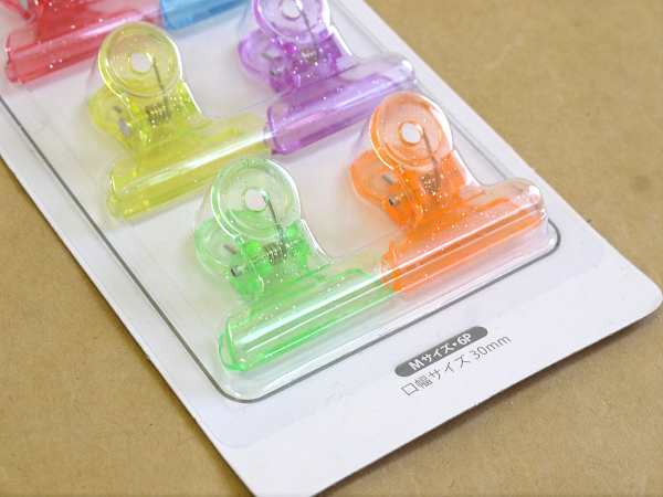 内祝い】 カラークリップ プラスチック製 Ｓサイズ 口幅0.9cm 10個入 (100円ショップ 100円均一 100均一 100均) 