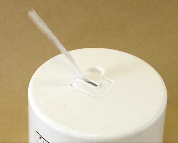 カッター付ヒモ収納ケース ホワイト 13.8×13.5×高さ8.9cm (100円