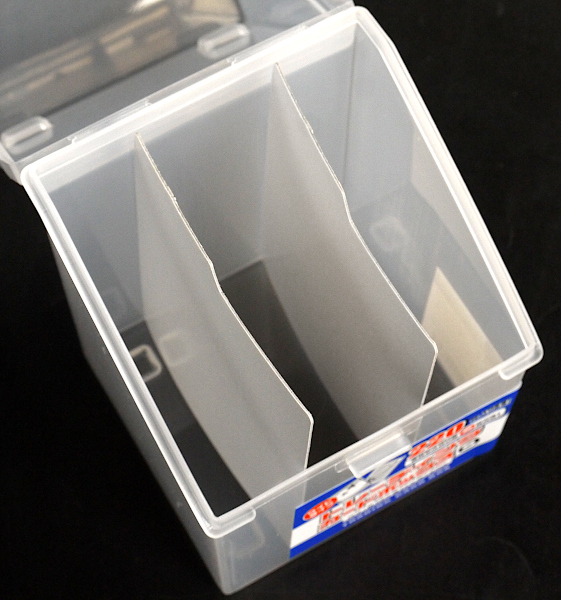 トレーディングカードボックス 220枚収納 8.8×8.8×高さ10.7cm