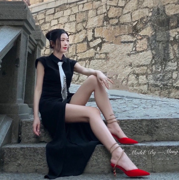 ボウタイワンピース ノースリーブドレス 黒ドレス お呼ばれドレス 結婚