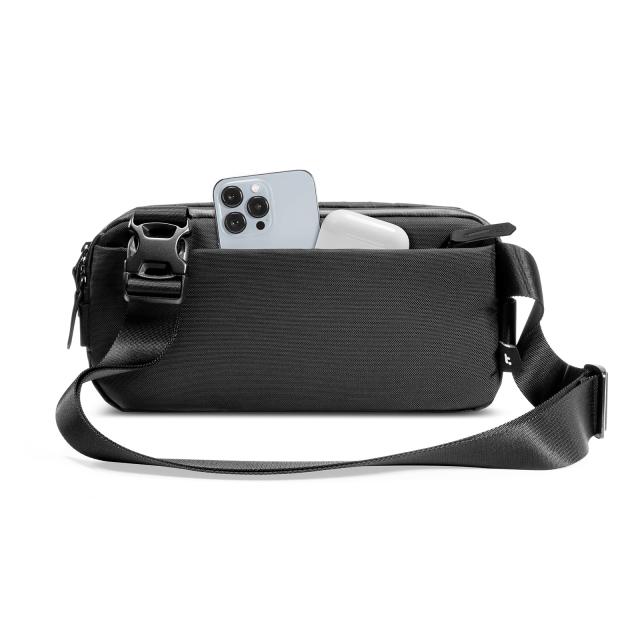 【美品】tomtoc X-Pac ブラック メッセンジャーバッグ❤︎5.5L大容量 美品】tomtoc X-Pac ブラック メッセンジャーバッグ❤︎5.5L大容量