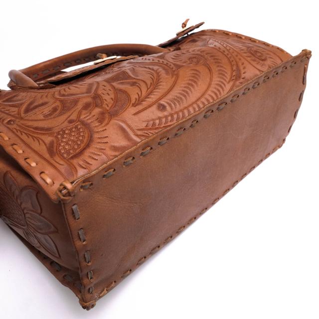 ○グレースコンチネンタル GRACE CONTINENTAL カービングレザー