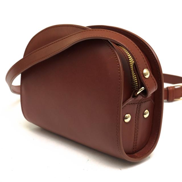 ○アーペーセー A.P.C. イタリア産スムースカーフスキン 牛革