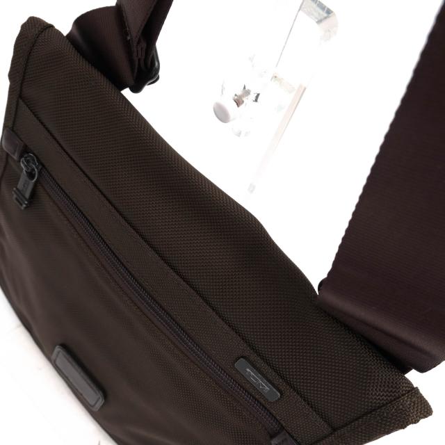 TUMI トゥミ バリスティックナイロン・ショルダーバッグ 焦茶 TUMI トゥミ バリスティックナイロン・ショルダーバッグ 焦茶