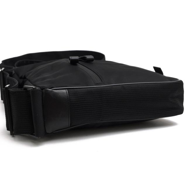 ○ダンヒル Dunhill  ショルダーバッグ L3F361A HEIST TRAVELLER MESSENGER BAG ヘイスト トラベラー 防水 メッセンジャーバッグ   中古 ○ダンヒル Dunhill ショルダーバッグ L3F361A HEIST TRAVELLER