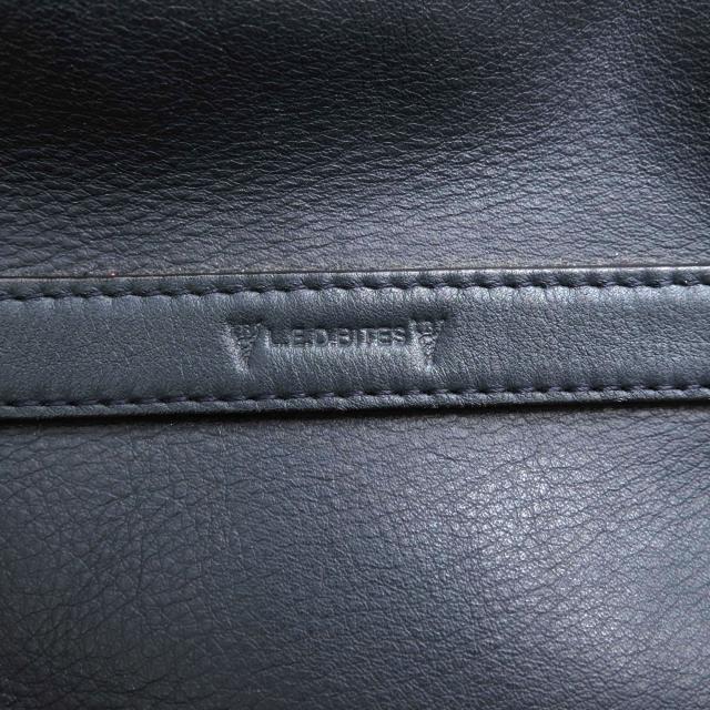 ○エルイーディーバイツ L.E.D.BITES 牛革 リュック B-5775 ビジネスリュック ノートPC収納可 シボ革 シュリンクレザー デイパック 中古