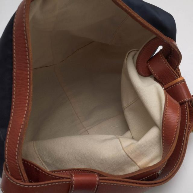 ○フェリージ Felisi リモンタナイロン バケッタレザー 牛革