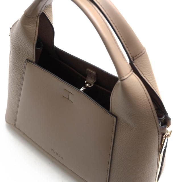 ○フルラ FURLA 牛革 トートバッグ WB00513 GILDA M TOTE レディース 【中古】 中古 ○フルラ FURLA 牛革 トートバッグ WB00513 GILDA M TOTE レディース