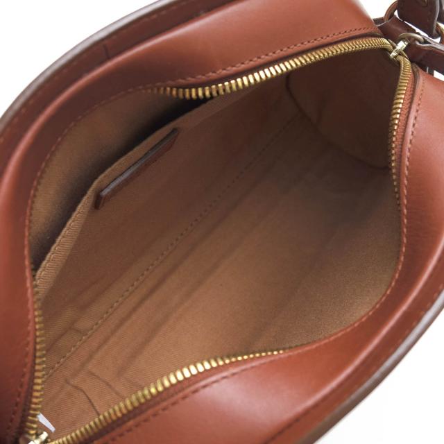 ○アーペーセー A.P.C. イタリア産スムースカーフスキン 牛革