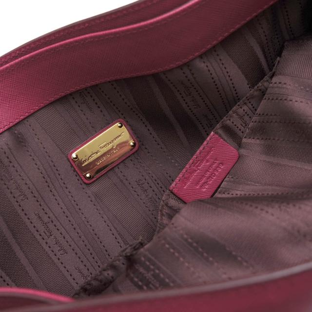 ○フェラガモ Salvatore Ferragamo エンボスカーフスキン 牛革 トート