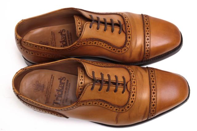 ○トリッカーズ Tricker's 牛革 カーフ ビジネスシューズ M6143 Belgrave ベルグレイブ クォーターブローグ キャップトゥ グッドイ 中古