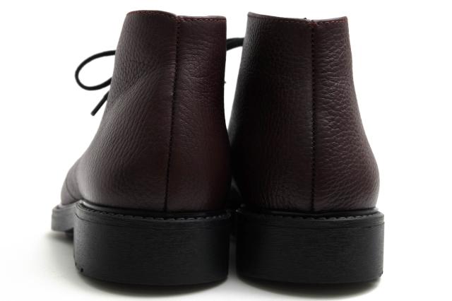 ○バーニーズニューヨーク BARNEYS NEWYORK 牛革 カーフ チャッカ 