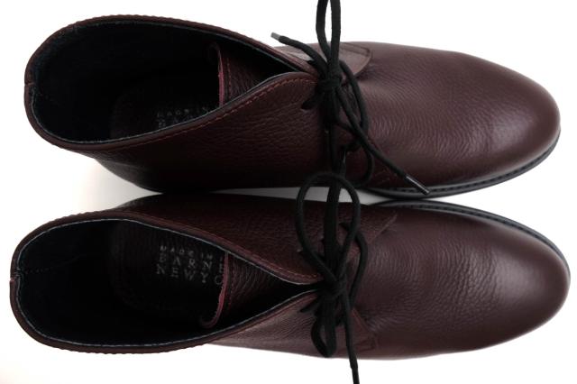 ○バーニーズニューヨーク BARNEYS NEWYORK 牛革 カーフ チャッカ 