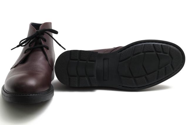 ○バーニーズニューヨーク BARNEYS NEWYORK 牛革 カーフ チャッカ 