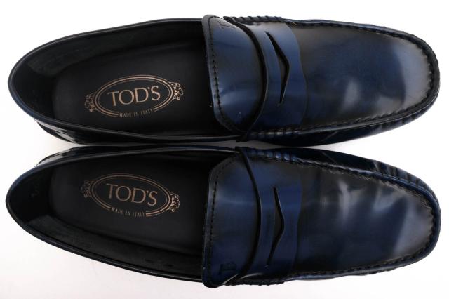 ○トッズ TOD'S 牛革 カーフ ドライビングシューズ コインローファー型 モカシン スリッポン メンズ 【中古】 中古