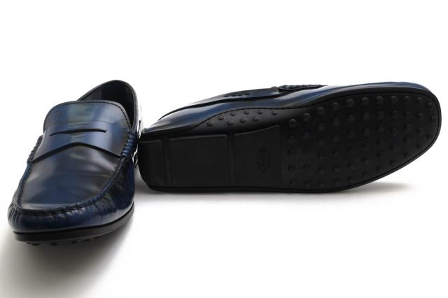 ○トッズ TOD'S 牛革 カーフ ドライビングシューズ コインローファー型 モカシン スリッポン メンズ 【中古】 中古