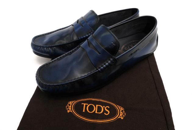 ○トッズ TOD'S 牛革 カーフ ドライビングシューズ コインローファー型 モカシン スリッポン メンズ 【中古】 中古