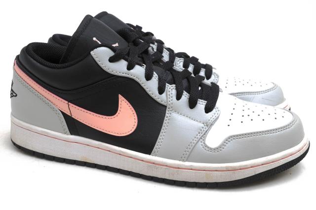 ○ナイキ NIKE 天然皮革 ローカットスニーカー 553558-062 Air Jordan 1 Low OG Bleached Coral エアジョーダン 定番 メンズ 【中 中古