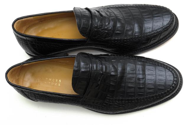 ○バーニーズニューヨーク BARNEYS NEWYORK 牛革 コイン