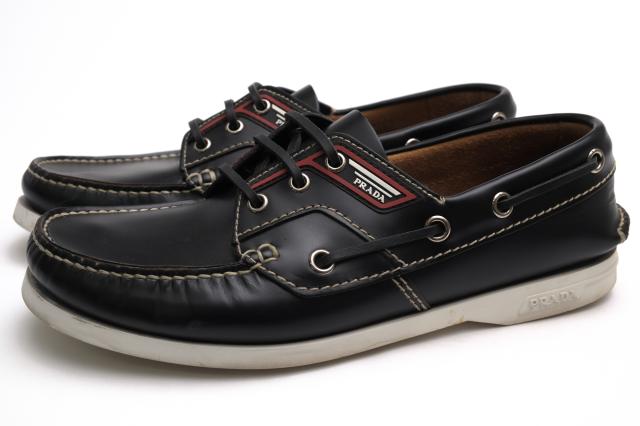 ○プラダ PRADA ブラッシュドカーフレザー 牛革 デッキシューズ 2EG269 SPAZZOLATO サイドPRADAロゴパッチ メンズ 【中古】 中古