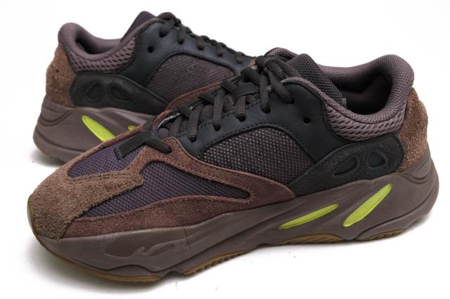 ○イージー YEEZY adidas アディダス by KANYE WEST カニエ ウェスト ローカットスニーカー EE9614 YEEZY BOOST 700 Mauve イージ 中古