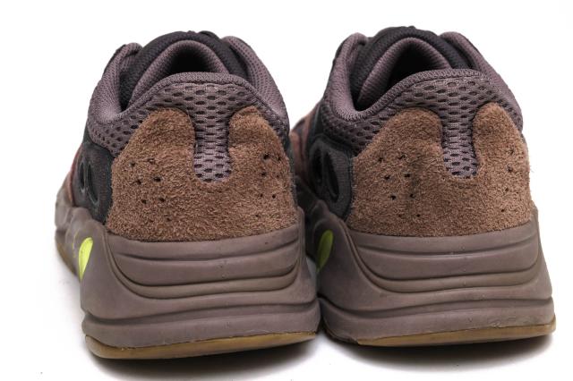 ○イージー YEEZY adidas アディダス by KANYE WEST カニエ ウェスト ローカットスニーカー EE9614 YEEZY BOOST 700 Mauve イージ 中古