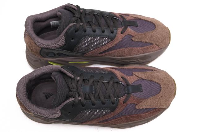 ○イージー YEEZY adidas アディダス by KANYE WEST カニエ ウェスト ローカットスニーカー EE9614 YEEZY BOOST 700 Mauve イージ 中古