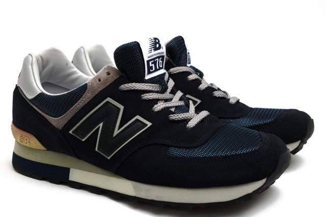 ○ニューバランス NEW BALANCE 25周年記念モデル ナイロンメッシュ プレミアムスエード ローカットスニーカー M576NGA メンズ 【中 中古