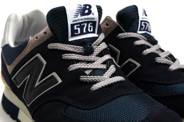 ○ニューバランス NEW BALANCE 25周年記念モデル ナイロンメッシュ プレミアムスエード ローカットスニーカー M576NGA メンズ 【中 中古
