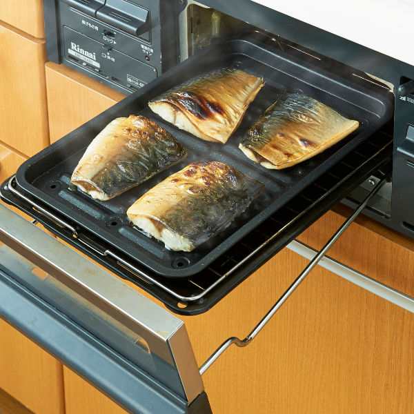 グリルパン グリル専用焼き魚トレーワイド マーブルコート 20×28cm （ 魚焼きグリル トレー グリルプレート 焼き魚トレイ 魚焼きトレイ  の通販はau PAY マーケット - リビングート
