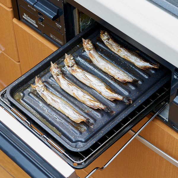 魚焼きトレー グリル専用 ワイド マーブル加工 グリルのお手入れ簡単魚焼きトレー （ グリルトレー 万能トレー 魚焼きグリル 波型トレー 魚焼きトレイ グリル料理 グリルパン マーブルコート 調理 料理 魚焼き器 ）