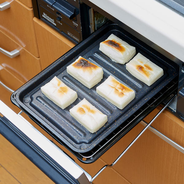 魚焼きトレー グリル専用 ワイド マーブル加工 グリルのお手入れ簡単魚焼きトレー （ グリルトレー 万能トレー 魚焼きグリル 波型トレー 魚焼きトレイ グリル料理 グリルパン マーブルコート 調理 料理 魚焼き器 ）