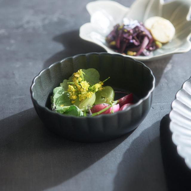 ボウル 14cm 輪花皿 花皿 花シリーズ 洋食器 陶器 日本製 （ 食洗機