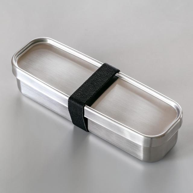 工房アイザワ 弁当箱 350ml UTILE 角長ランチボックス スリム （ aizawa 女子 男子 子供 大人 大容量 日本製 1段 一段 お弁当箱 ランチボックス ステンレス 仕切り付き アイザワ 弁当 お弁当 ベルト付き 角長 ）の通販は 5,060円