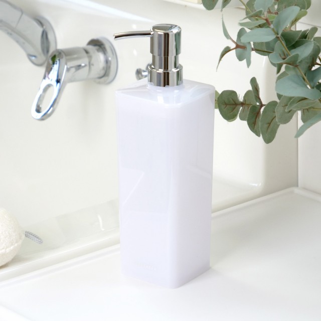 ディスペンサー 詰め替えボトル 800ml （ シャンプーボトル 透明 クリアカラー 日本製 バスグッズ 詰め替え用 ボトル シャンプー  洗面用の通販はau PAY マーケット リビングート au PAY マーケット－通販サイト