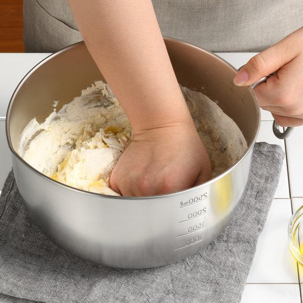 ボウル 3l ステンレス製 食洗機対応 取っ手付きミキシングボウル レイエ Leye 日本製 片口ボウル 取っ手付き 目盛り 深型 3リットル の通販はau Pay マーケット リビングート