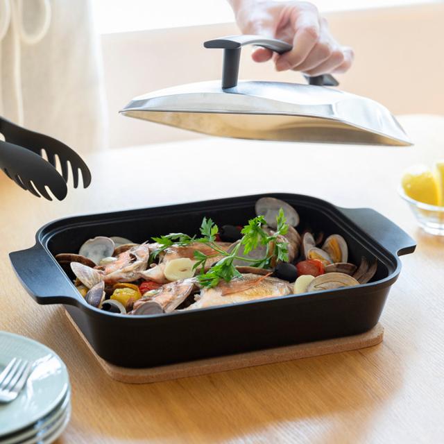 グリルパン IH対応 コルクミトン付き スチームグリル スチームクッカー leye レイエ （ ガス火対応 フライパン グリルプレート 魚焼き器 ふっ素加工 グリル鍋 フィッシュグリル 蒸し器 波型 角型 蒸し料理 フッ素加工 アルミ製 ）の通販は