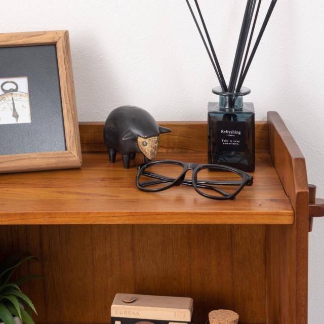 本棚 コンパクト 幅56cm 3段 天然木 簡単組立 （ ラック 工具不要 木製 背面化粧 簡単 シェルフ 飾り棚 花台 収納 ミンディ 省スペース ブラウン ホワイト ）の通販は