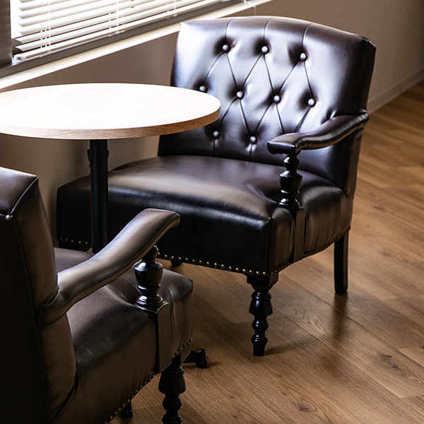 ヨーロピアンクラシックスタイル　アンティーク調　アームチェア　ソファ　A ヨーロピアンクラシックスタイル アンティーク調 アームチェア ソファ