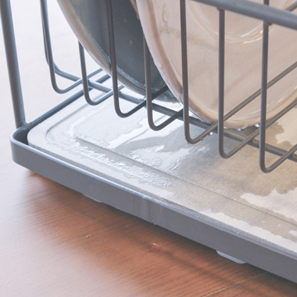 水切りラック Flow ディッシュラック 珪藻土付き 水切りカゴ 水切りかご 水切りバスケット 珪藻土トレー付き 水切り 水捨て不要 カトの通販はau Pay マーケット お弁当グッズのカラフルbox