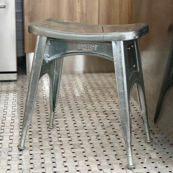 スツール 高さ46cm ダルトン DULTON キッチン 腰掛 スチール ヴィンテージ調 椅子 メッキ （ イス いす 腰掛け チェア チェアー 玄関 ミニチェア リビング スチールチェア キッチンスツール インダストリアル おしゃれ ）の通販は