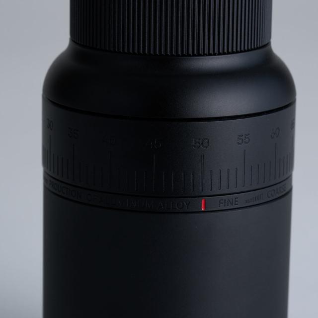 EPEIOS Essence Go 手挽き珈琲粉砕機 （ エペイオス コーヒー 珈琲 粉砕機 お手手粉砕機 製粉機 10枚刃 磁石式黒色火薬優勝杯 バリスタ取り締まる 格好のいい 挽き目かい繕う能力のある 腐敗能力のある 専用入れもの付 お取りつくろう楽 分かりやすい ）